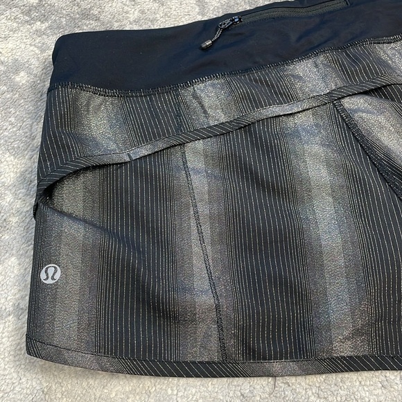 Lululemon Run Speed Short 2 way Stretch Sparkle Swift Black Gunmetal Metallic 8 - Picture 6 of 11
